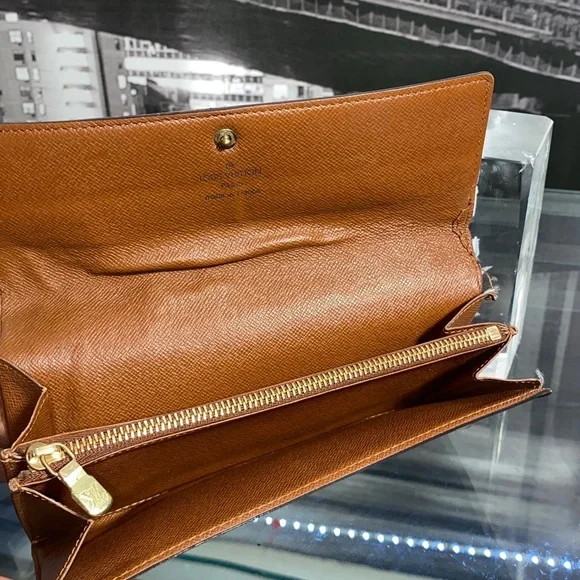 Authentic Louis Vuitton Monogram Sarah Wallet - Picture 9 of 13